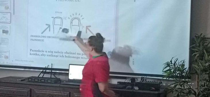 Zadbajmy o nasze stopy- spotkanie edukacyjne w Marcinkowie